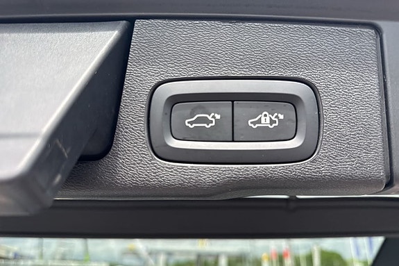 Volvo XC60 17 of 24