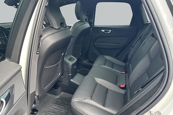 Volvo XC60 8 of 24