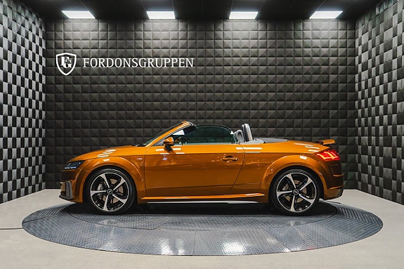 Audi TT 4 of 5