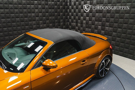 Audi TT 3 of 5