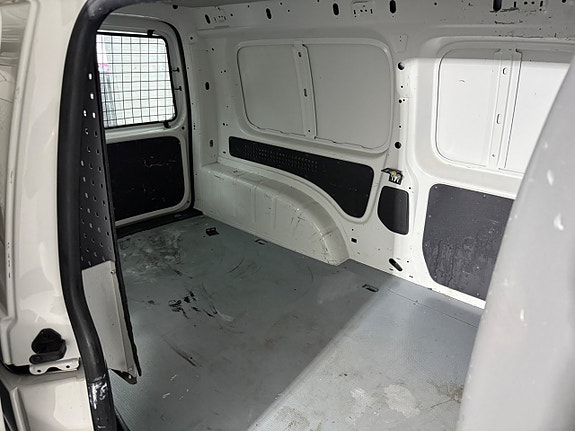 Volkswagen Caddy Maxi 10 of 17