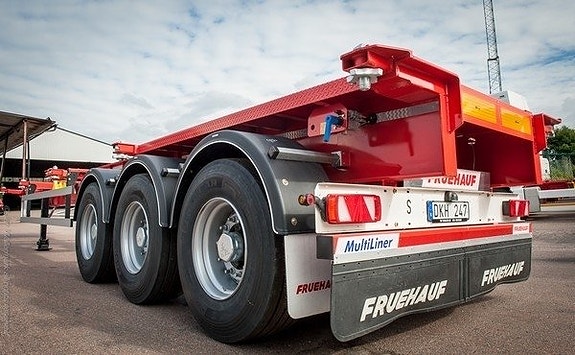 Fruehauf Containerchassi 34 ton 20' mitt + 30 mitt 40 conta 3 of 8