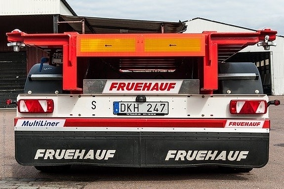 Fruehauf Containerchassi 34 ton 20' mitt + 30 mitt 40 conta 4 of 8