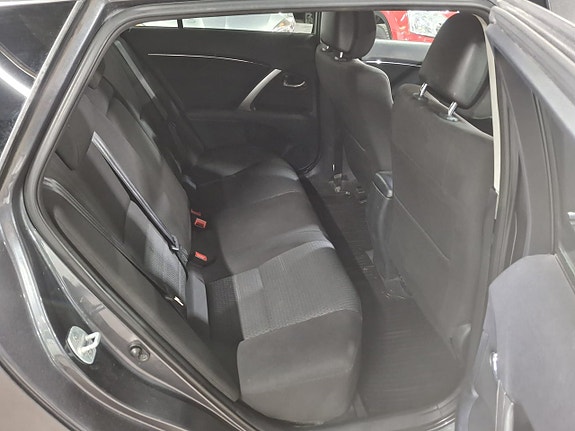Toyota Avensis 10 of 14