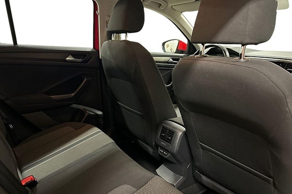 Volkswagen T-Roc 6 of 15