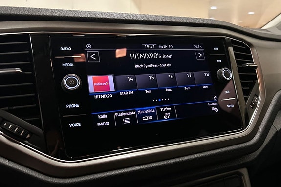 Volkswagen T-Roc 11 of 15
