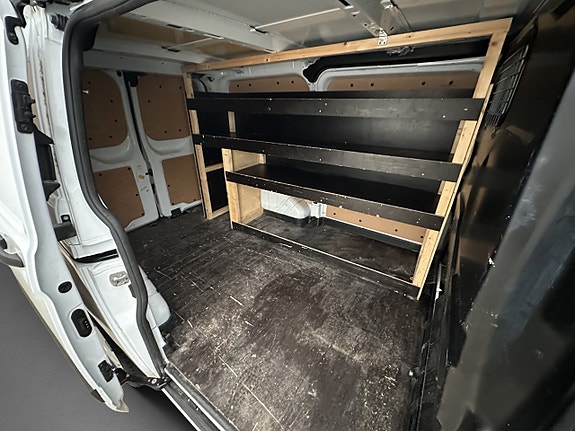 Ford Transit Custom 13 of 30