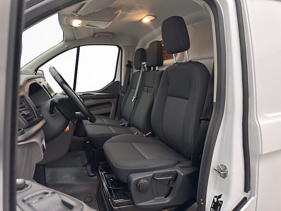 Ford Transit Custom 16 of 30