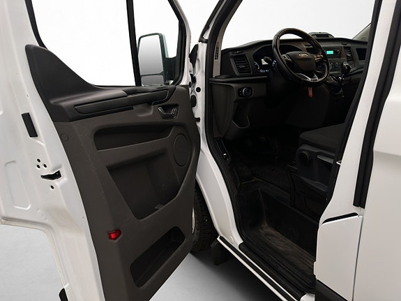 Ford Transit Custom 14 of 30