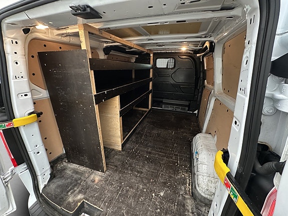 Ford Transit Custom 12 of 30