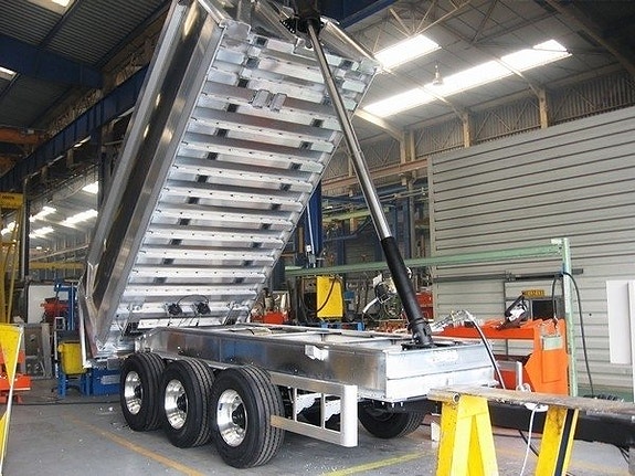 Benalu Siderale Tippkärra Dumperkärra 3-axl 5000 kg !!! 6 of 8