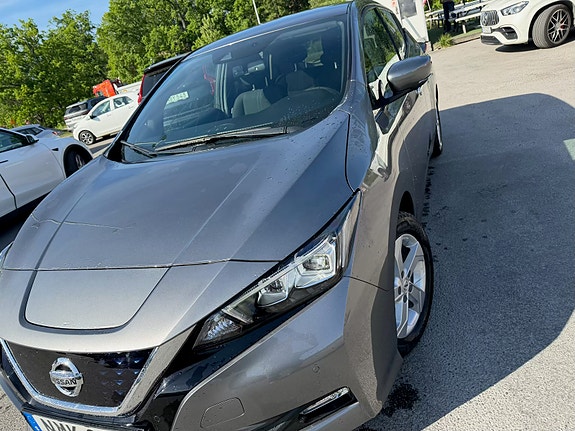 Nissan Leaf 4 of 5