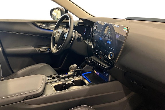 Lexus NX450h+ 10 of 20