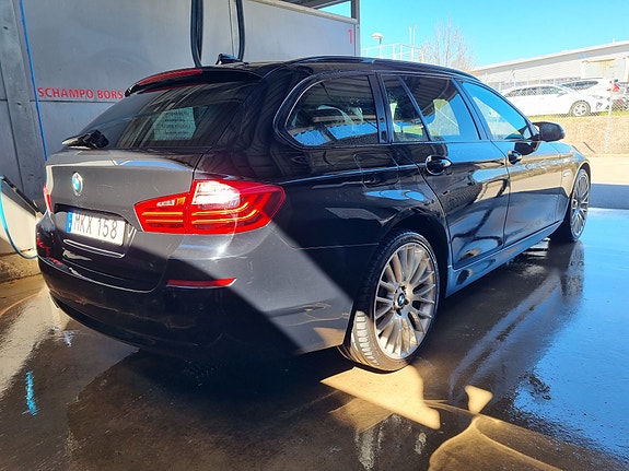 BMW 520d 4 of 5