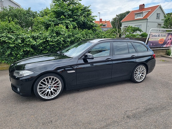 BMW 520d 3 of 5