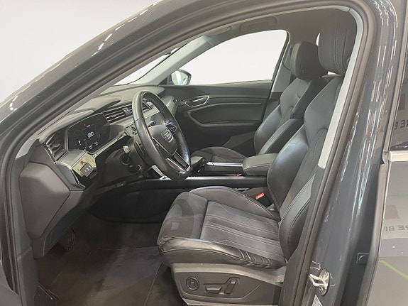 Audi Q8 10 of 22