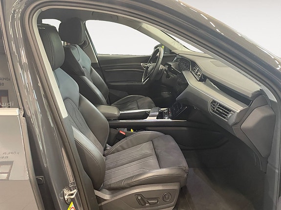 Audi Q8 16 of 22
