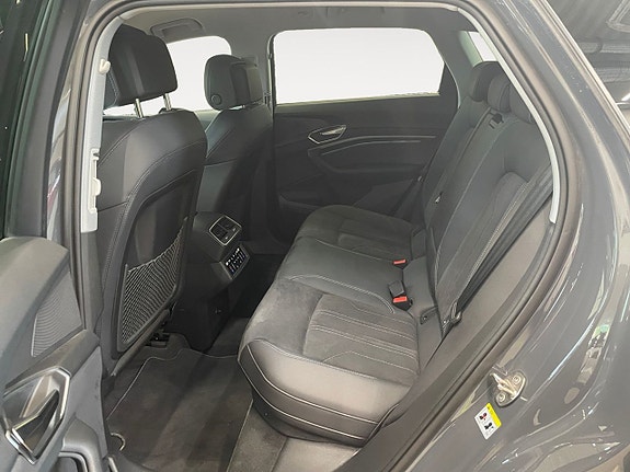 Audi Q8 15 of 22