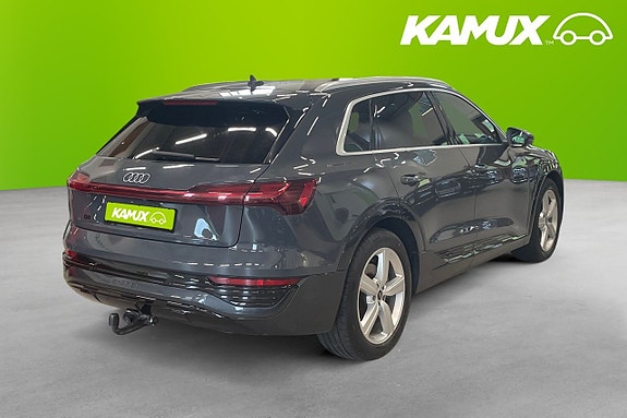 Audi Q8 4 of 5