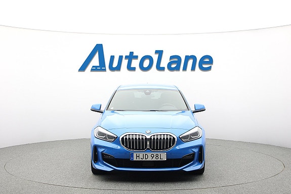 BMW 118i 4 of 5