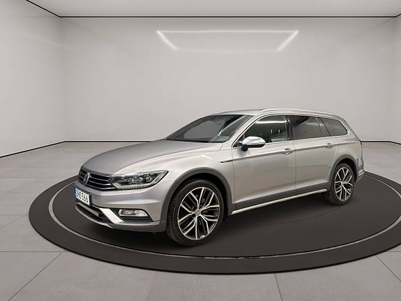Volkswagen Passat Alltrack 4 of 5
