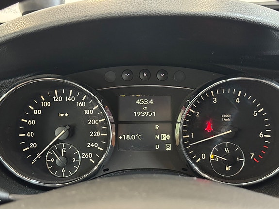Mercedes-Benz R350 22 of 22