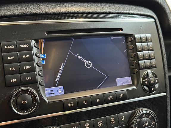 Mercedes-Benz R350 21 of 22