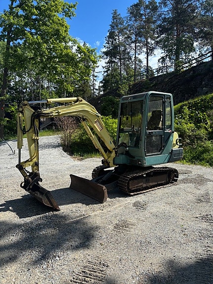 Grävmaskin Yanmar B27 minigrävare. B27