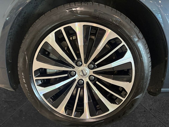 Volvo V90 10 of 16