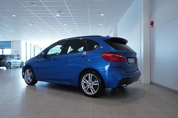 BMW 225xe 3 of 5