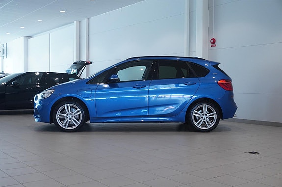 BMW 225xe 4 of 5