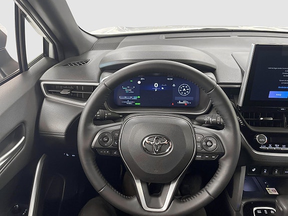 Toyota Corolla Cross 9 of 12