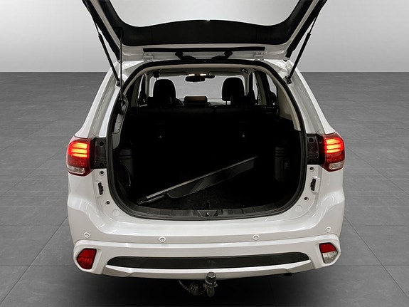 Mitsubishi Outlander 16 of 16