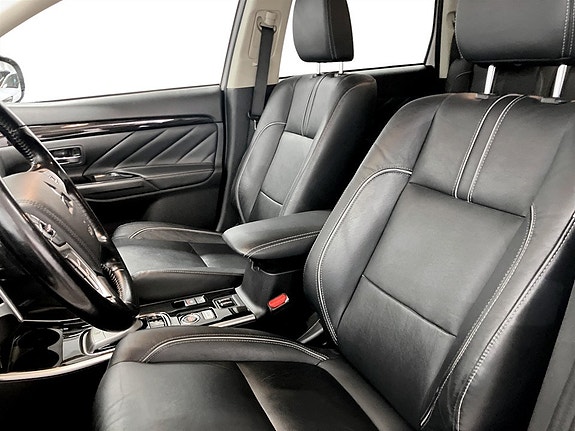 Mitsubishi Outlander 4 of 16