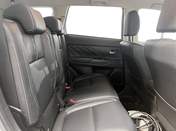 Mitsubishi Outlander 12 of 16