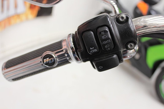 Harley-Davidson Wide Glide FXDWG 9 of 10