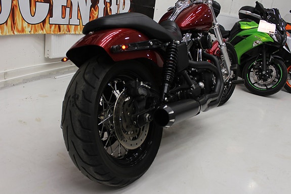 Harley-Davidson Wide Glide FXDWG 4 of 10