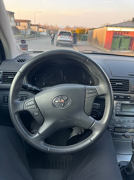 Toyota Avensis 5 of 5