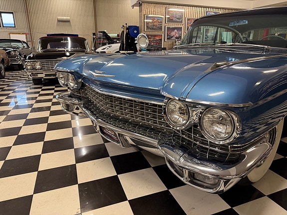Cadillac Series Sixty Special 2 of 22