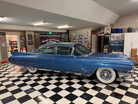 Cadillac Series Sixty Special 3 of 22
