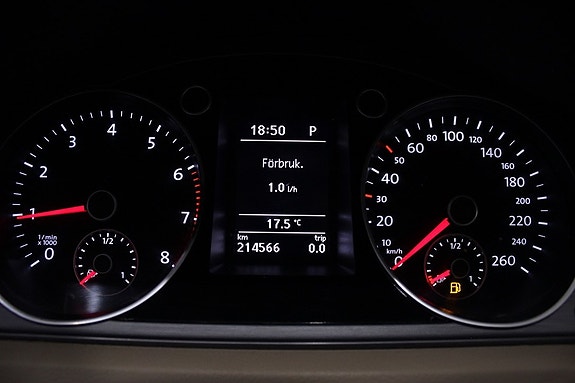 Volkswagen Passat 20 of 22
