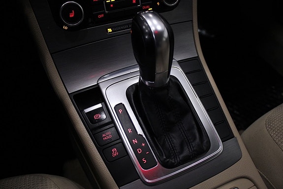 Volkswagen Passat 21 of 22