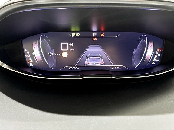 Peugeot 5008 9 of 16