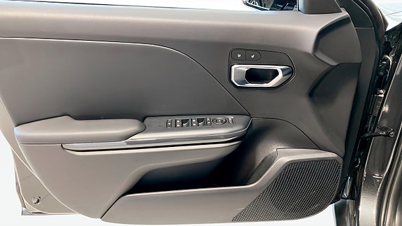 Kia K4 11 of 12
