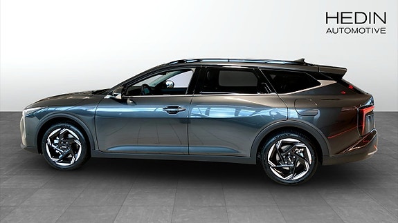 Kia K4 6 of 12