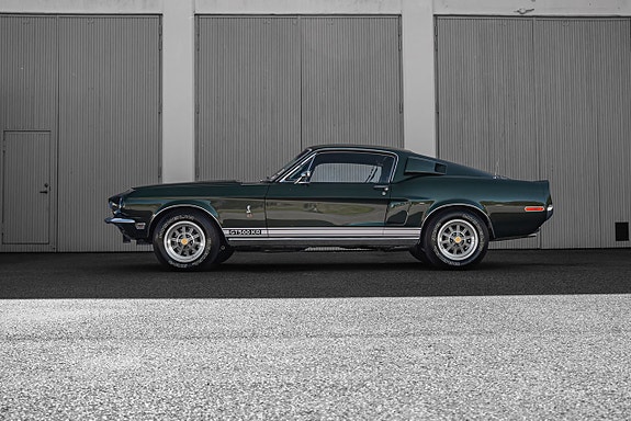 Shelby Mustang 21 of 25