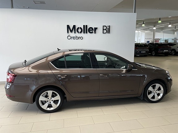 Skoda Octavia 3 of 5