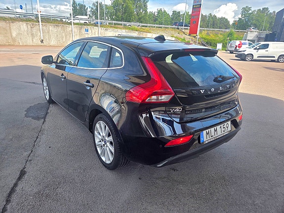 Volvo V40 5 of 5
