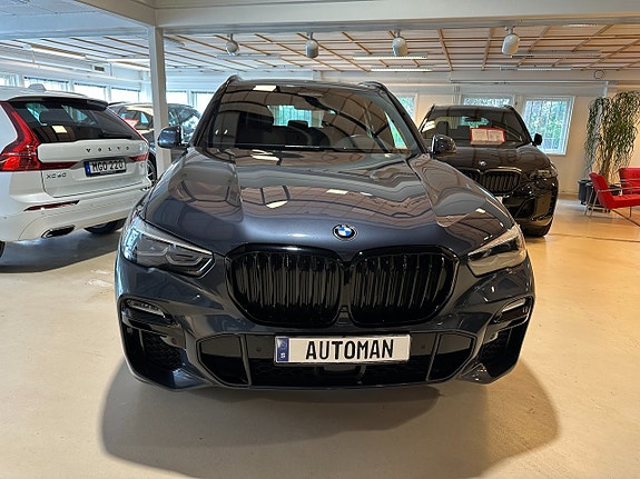 BMW X5 2 of 5