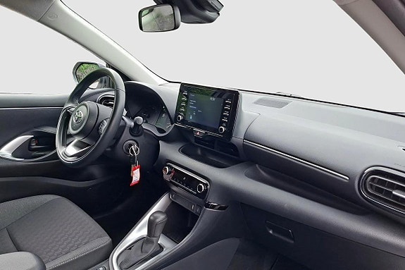 Toyota Yaris 9 of 14